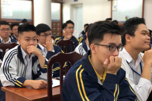 nhieu-thi-sinh-chuyen-huong-sang-cac-truong-dao-tao-nghe