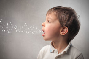 tre-cham-noi-khi-nao-se-can-can-thiep