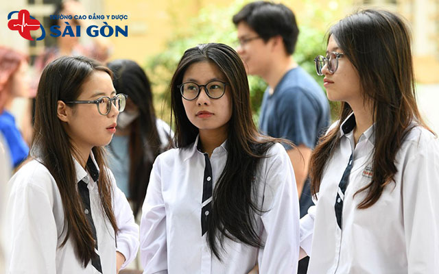 Khối D01 là Gì? Khối D01 Gồm Những Ngành Nào? Trường Nào?