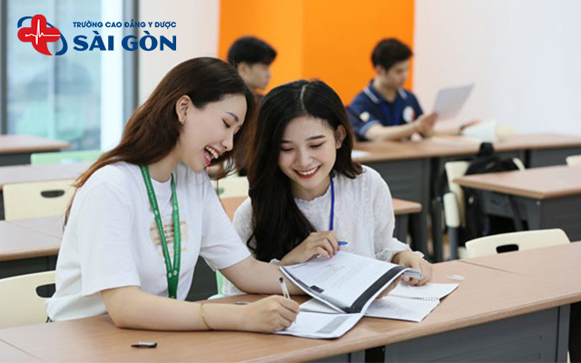 Tổ Hợp Khối D (Toán, Văn, Anh) Gồm Những Ngành Nào?