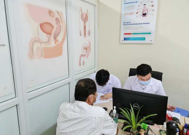 bac-si-giai-ma-tinh-trang-cuong-cung