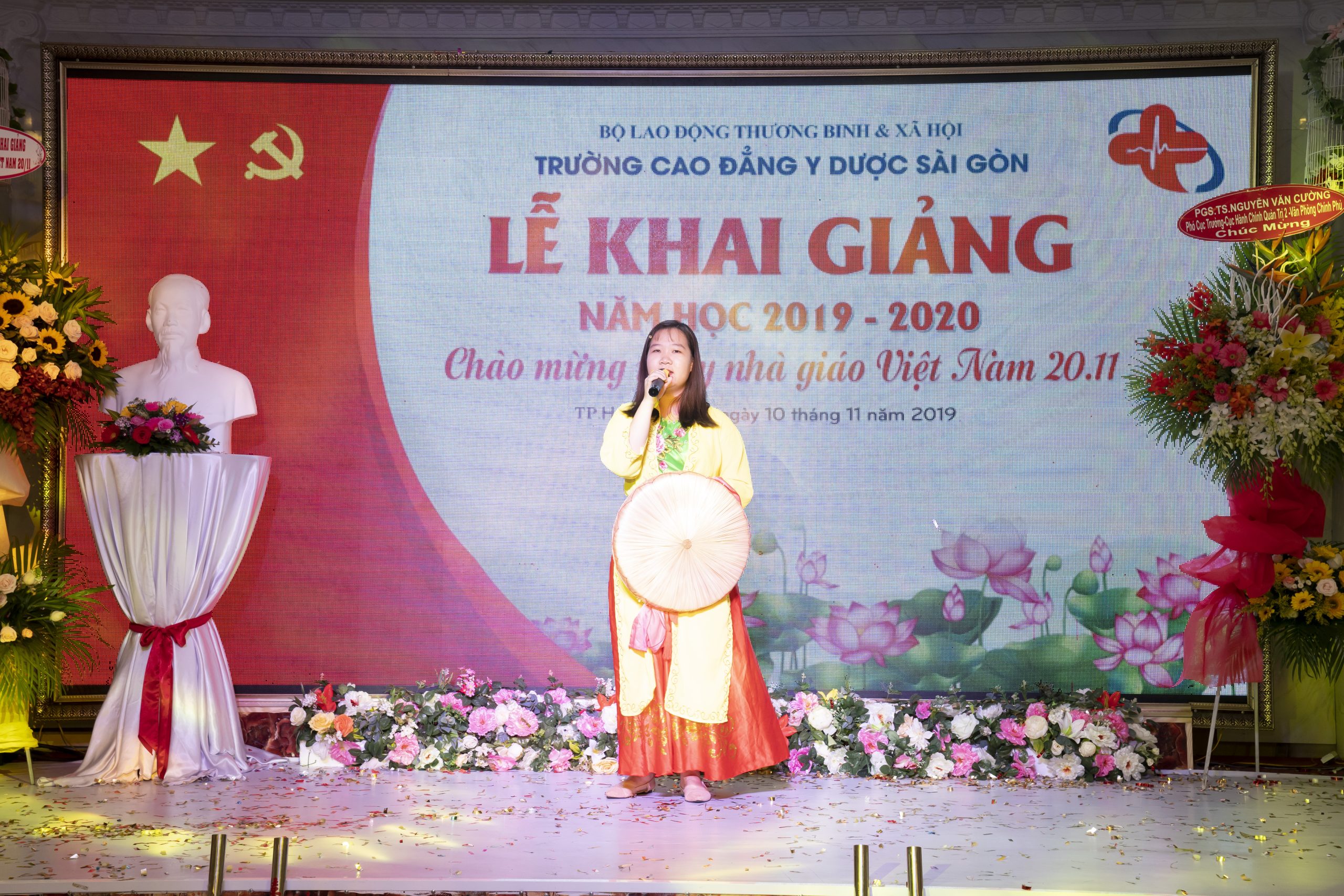 Một số tiết mục văn nghệ của sinh vi&ecirc;n trong buổi Lễ ch&agrave;o mừng năm học mới 2019 &ndash; 2020 v&agrave; ch&agrave;o mừng ng&agrave;y Lễ Nh&agrave; gi&aacute;o Việt Nam 20/11