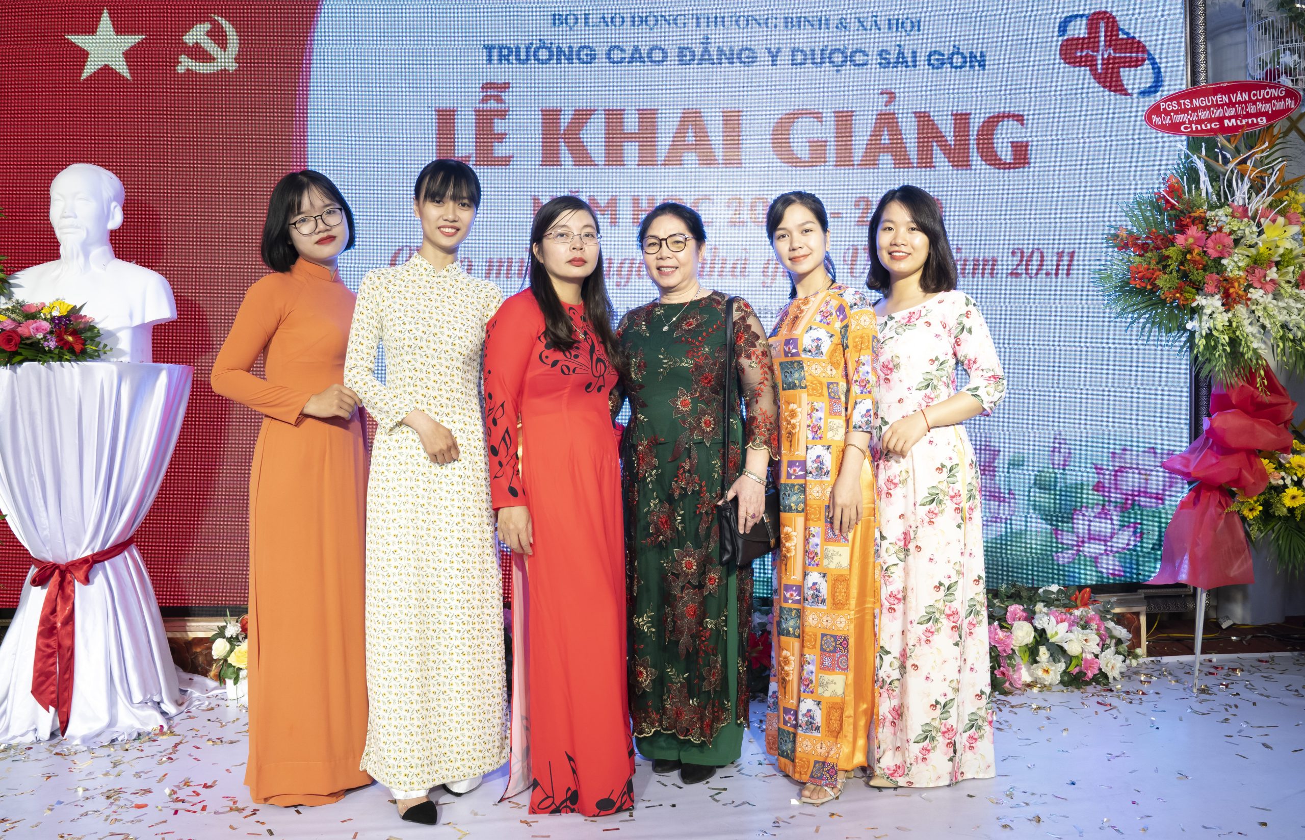 Một số h&igrave;nh ảnh đẹp của c&aacute;n bộ, sinh vi&ecirc;n c&aacute;c khoa trong ng&agrave;y khai giảng