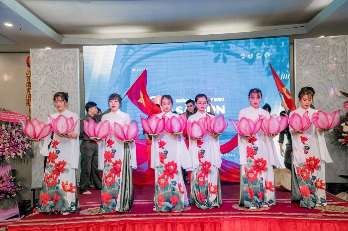 Trường Cao đẳng Y Dược S&agrave;i G&ograve;n tổ chức lễ khai giảng năm học 2020-2021 v&agrave; kỷ niệm 38 năm ng&agrave;y nh&agrave; gi&aacute;o Việt Nam 20/11