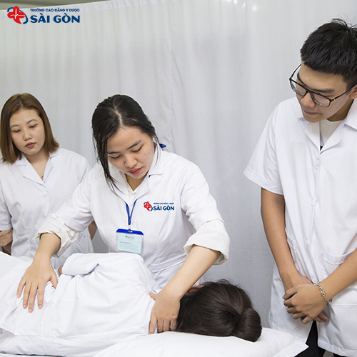 Bậc lương điều dưỡng Cao đẳng tại Việt Nam là bao nhiêu?