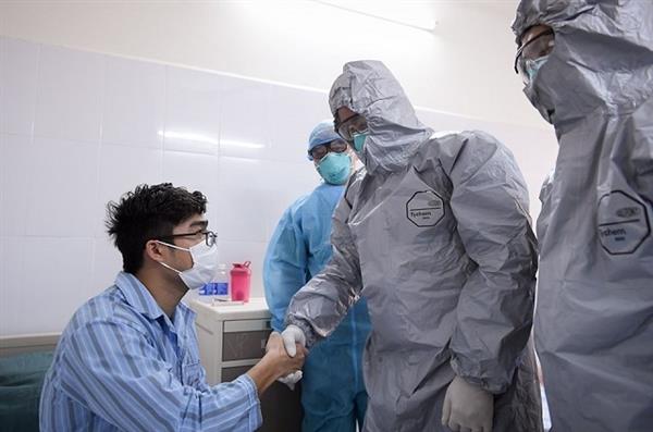 Bác sĩ chỉ 5 dấu hiệu điển hình trên da người mắc Covid-19