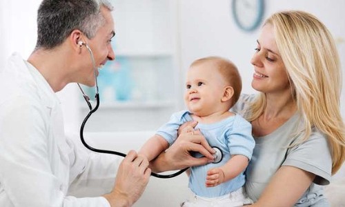 Bác sĩ nhi khoa lấy điểm chuẩn bao nhiêu? Chương trình học của chuyên ngành Nhi khoa như thế nào?