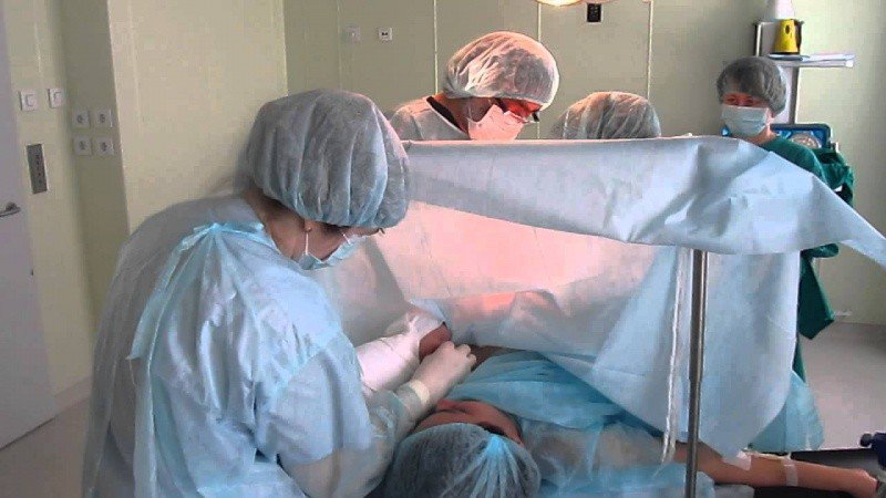 T&igrave;nh trạng băng huyết sau sinh l&agrave; t&igrave;nh trạng chảy m&aacute;u qu&aacute; nhiều sau khi chuyển dạ 