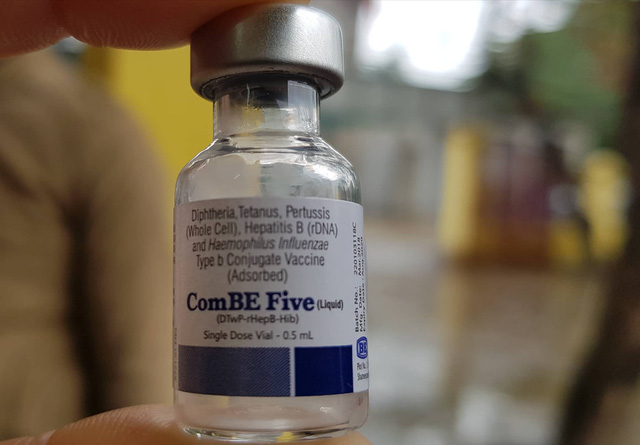 &Ocirc;ng Trần Đắc Phu cho biết tất cả vaccine trước khi đưa ra sử dụng đều được kiểm nghiệm lại. Kh&ocirc;ng c&oacute; vaccine n&agrave;o an to&agrave;n 100%