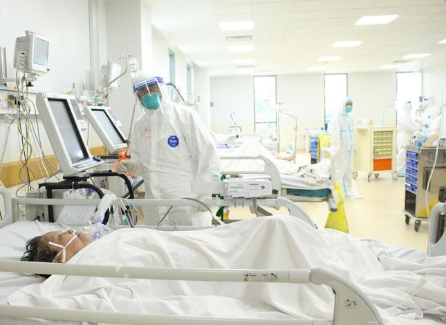 Các bệnh viện sẽ phải "sống chung" với COVID-19