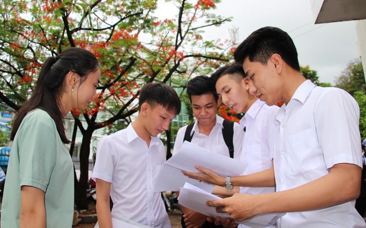 Các trường có ngành Công nghệ may và học phí