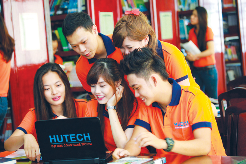 Đại học C&ocirc;ng nghệ TP.HCM được xem l&agrave; địa chỉ đ&agrave;o tạo ng&agrave;nh Thiết kế đồ họa uy t&iacute;n