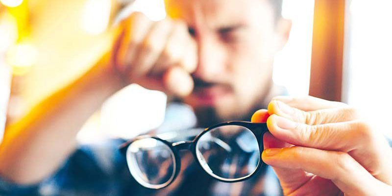 Cận thị: Triệu chứng, nguyên nhân và cách điều trị