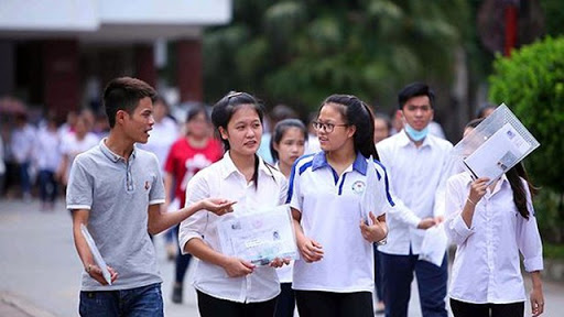 canh-cua-hep-cho-thi-sinh-xet-tuyen-bo-sung-vao-truong-nhom-dau