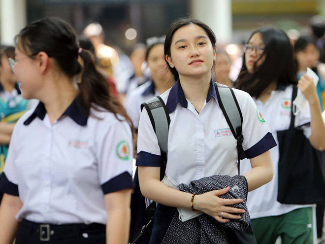 Chấm thi THPT quốc gia: đã xuất hiện có điểm 9 môn văn