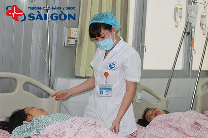 chị h&agrave; l&agrave;m việc tai bệnh viện phụ sản 