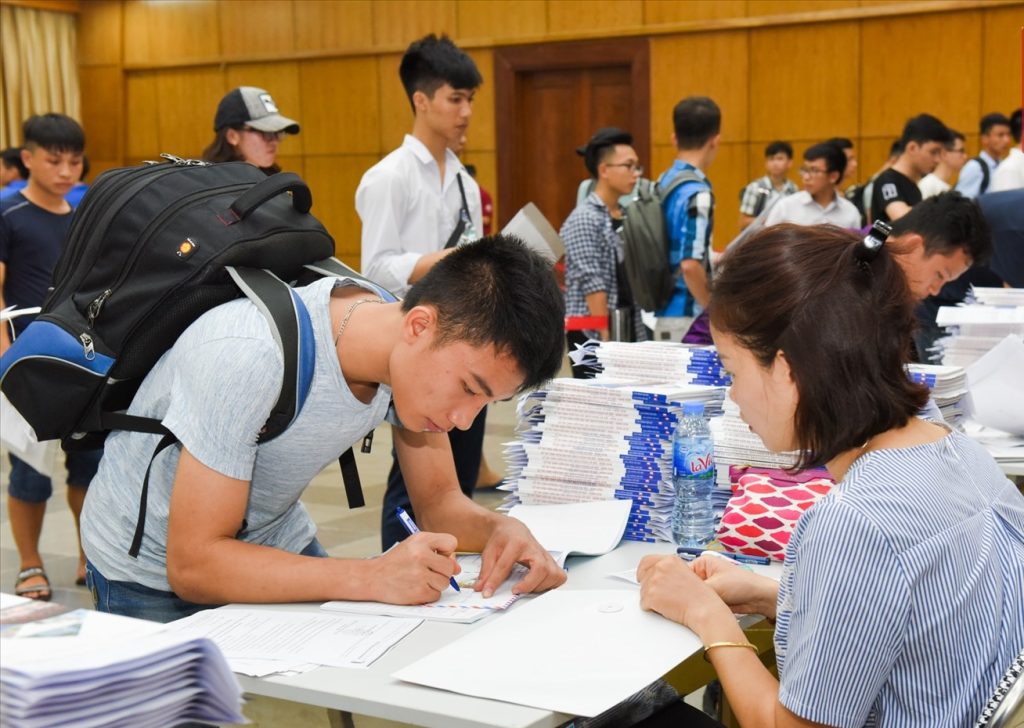 Học Cao đẳng và Đại học có gì khác nhau? Có nên học Cao đẳng không?