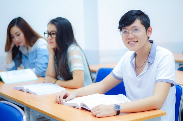 co-nen-hoc-nganh-tai-chinh-ngan-hang