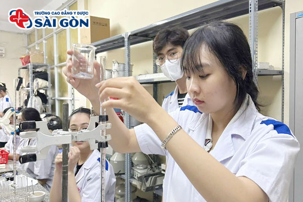 Có nên học ngành Xét nghiệm Y học hệ Cao đẳng không?