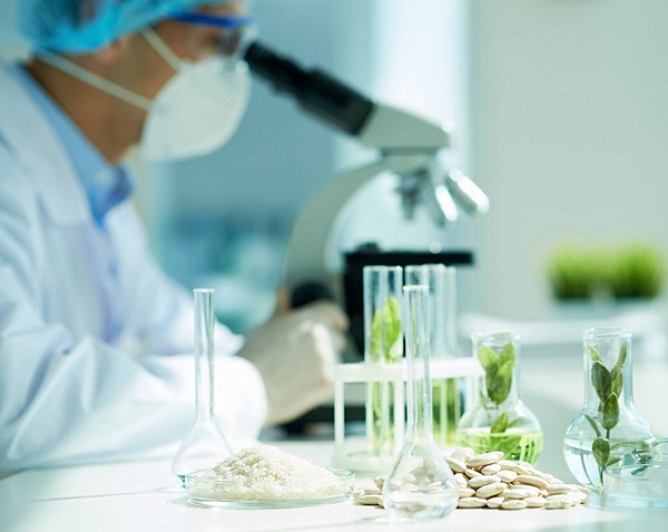 con-gai-co-nen-hoc-nganh-cong-nghe-sinh-hoc