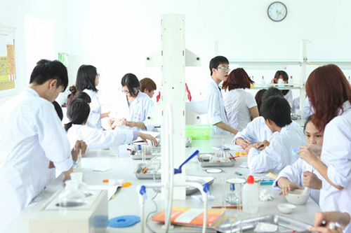 Ng&agrave;nh Dược đang ng&agrave;y c&agrave;ng được nhiều bạn trẻ quan t&acirc;m tới