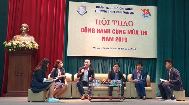 Đại diện Bộ GD&ĐT cho biết đề thi THPT Quốc gia sử dụng chủ yếu kiến thức li&ecirc;n quan lớp 12