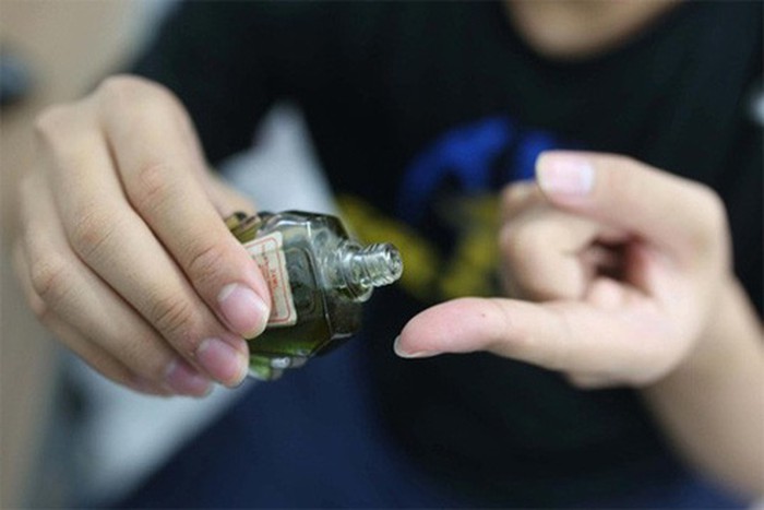 Chị T. bị hoại tử vùng kín vì dùng dầu gió xông hơi