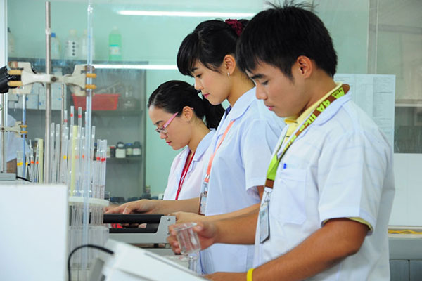 Lương của dược sĩ trong bệnh viện l&agrave; bao nhi&ecirc;u ?