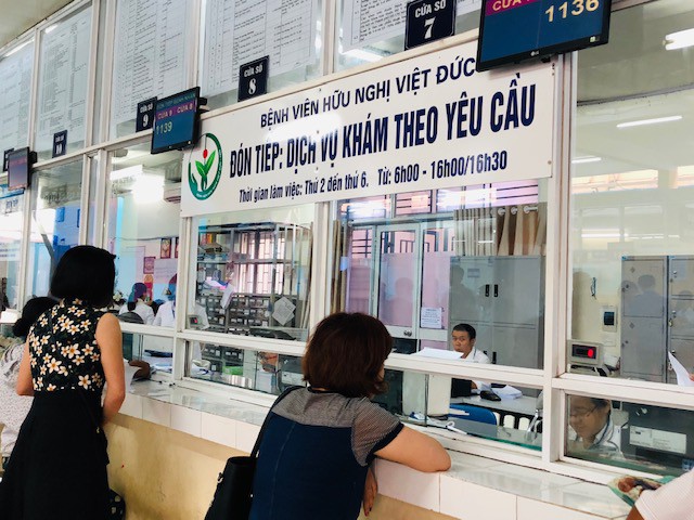 Giá giường dịch vụ tới 4 triệu/ngày: Còn đắt hơn khách sạn!