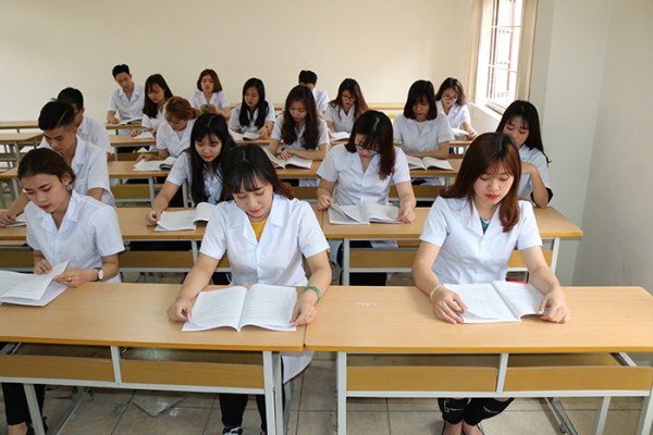 Li&ecirc;n th&ocirc;ng l&ecirc;n đại học l&agrave; lựa chọn của nhiều người hiện nay
