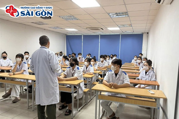 Thời gian học li&ecirc;n th&ocirc;ng Cao đẳng Dược 