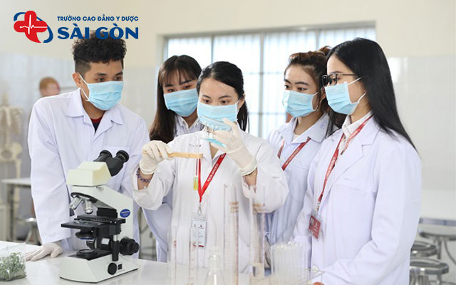 c&oacute; n&ecirc;n học cao đẳng dược kh&ocirc;ng