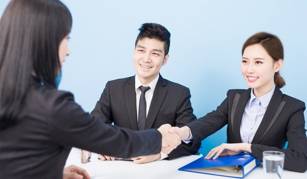 nganh-quan-tri-kinh-doanh-co-de-xin-viec-khong