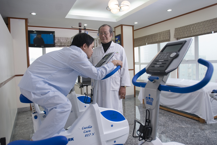 Học ph&iacute; Cao đẳng Kỹ thuật phục hồi chức năng TPHCM cao hay thấp?