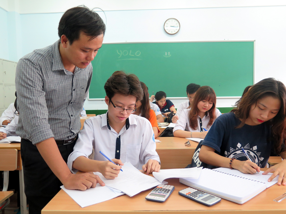 Học tại chức là gì? Đại học tại chức có được đào tạo như chính quy không?