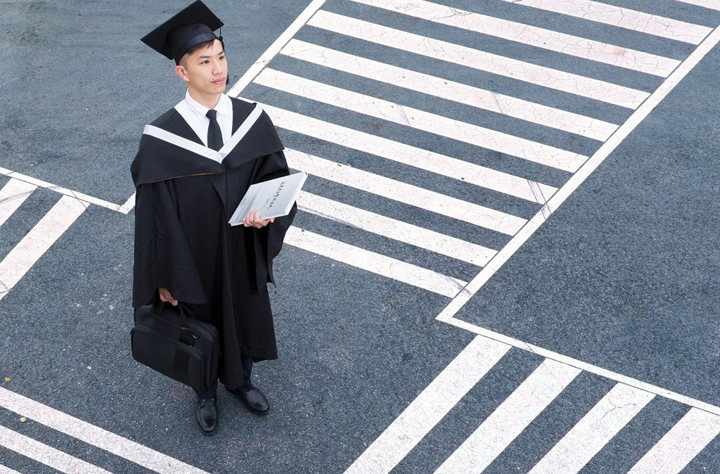 Học tr&aacute;i ng&agrave;nh th&igrave; bạn n&ecirc;n l&agrave;m g&igrave;?