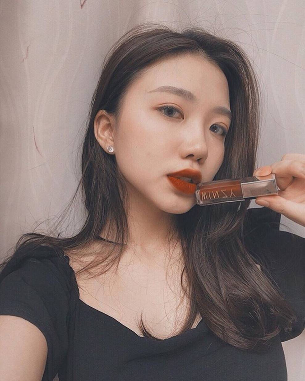 Hà Vy không kém phần quyến rũ, hiện đại