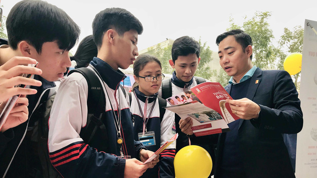 N&ecirc;n lựa chọn ng&agrave;nh c&oacute; điểm chuẩn ph&ugrave; hợp với điểm thi v&agrave; năng lực để gia tăng tỷ lệ đỗ đạt