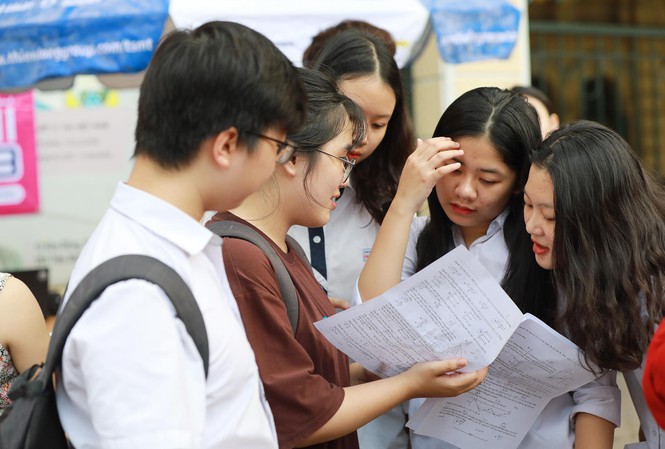 Giấy b&aacute;o tr&uacute;ng tuyển đại học nhận ở đ&acirc;u?