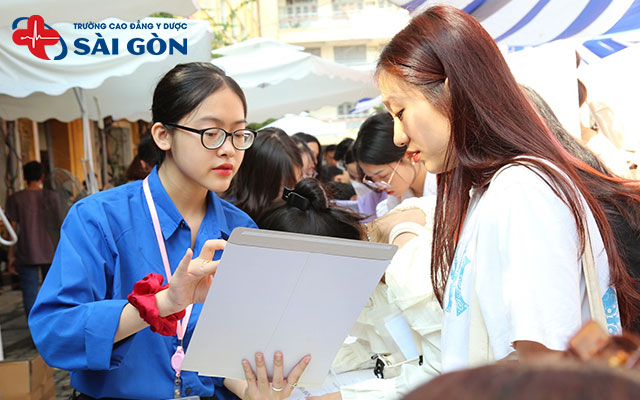 Khối A08 gồm những môn nào? Học ngành Gì, Trường nào xét tuyển