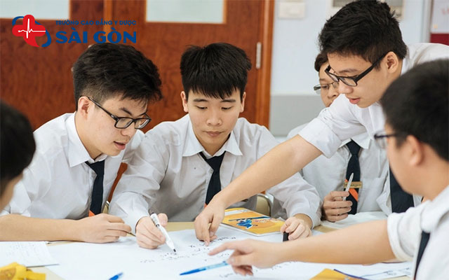 Khối B01 gồm những môn nào? Nên học ngành gì khối B01 để có việc làm?