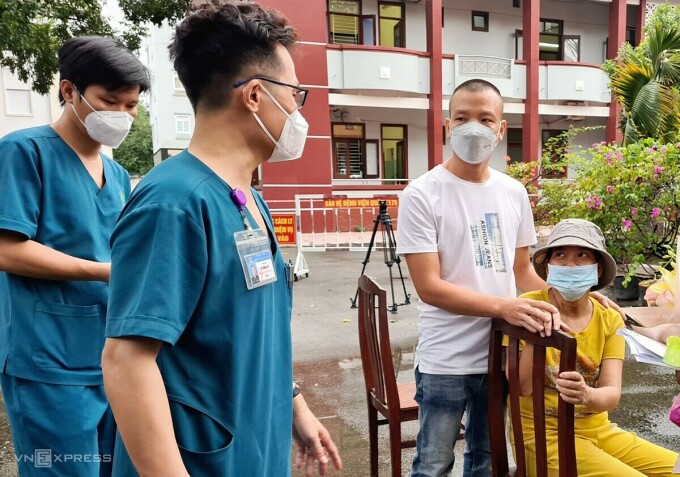 Khỏi Covid sau 61 ngày thở ECMO, viện phí hơn 2,3 tỷ đồng