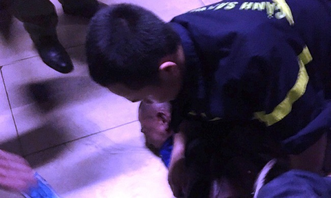 Khởi tố nam bệnh nhân đốt bệnh viện, khống chế nữ điều dưỡng