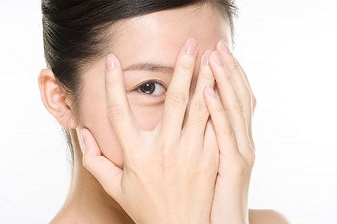 Lý do khiến bạn có bọng mắt và cách khắc phục