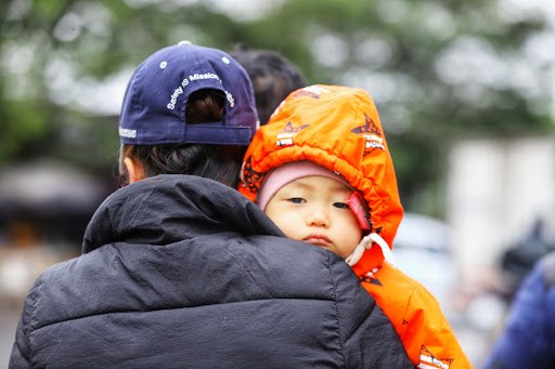 Mặc ấm cho bé trong những ngày đông giá rét
