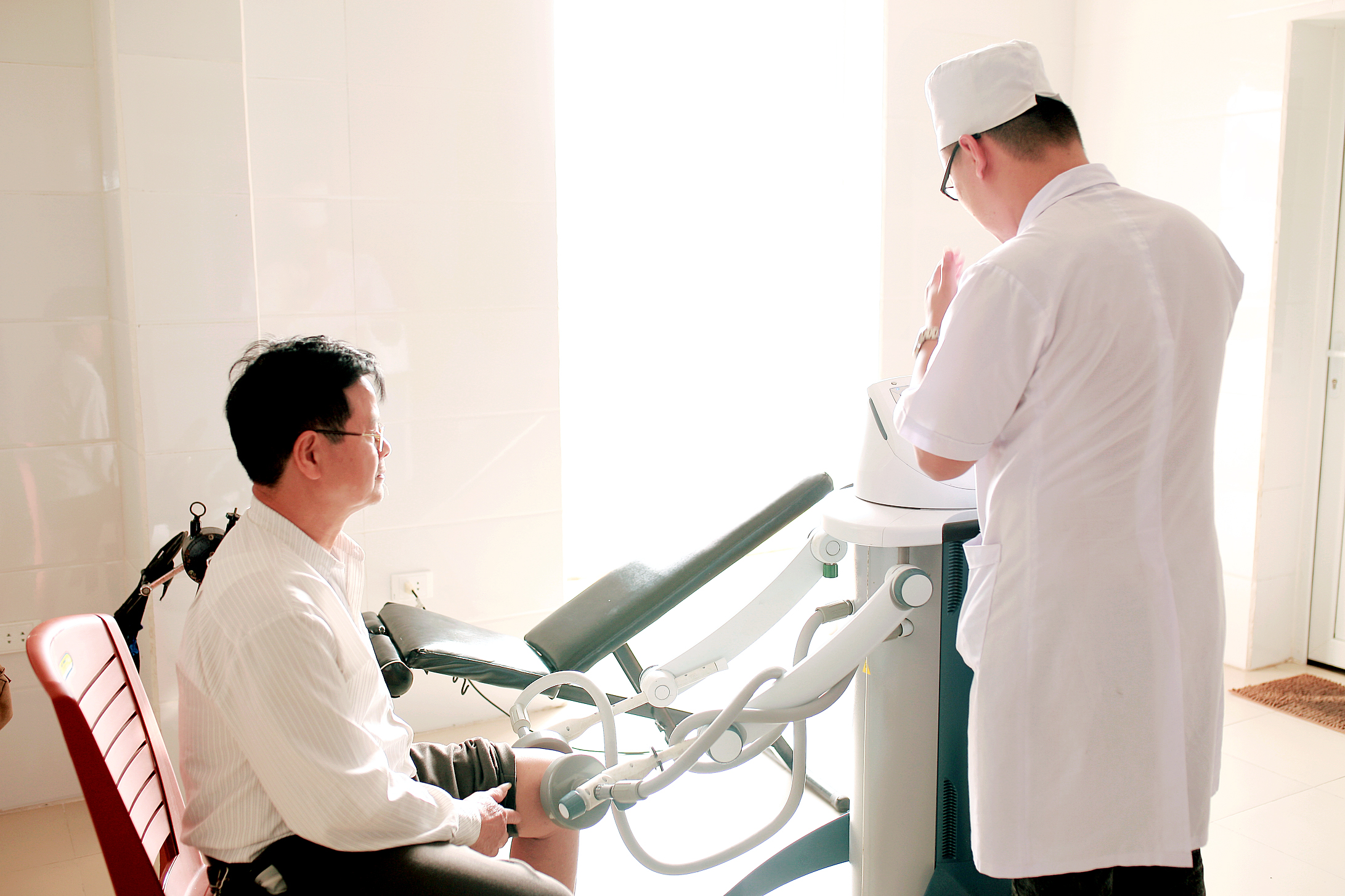 si&ecirc;u &acirc;m trị liệu