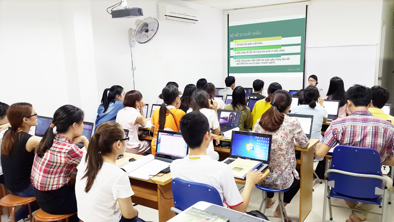 Ng&agrave;nh Quản trị kinh doanh thu h&uacute;t nhiều sinh vi&ecirc;n đăng k&yacute; theo học