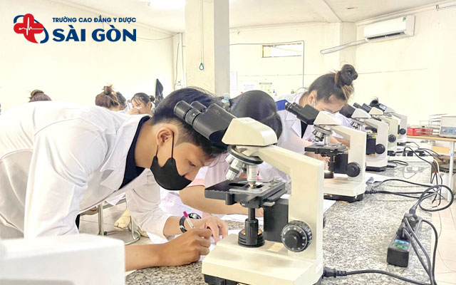 Mức lương của ngành xét nghiệm y học