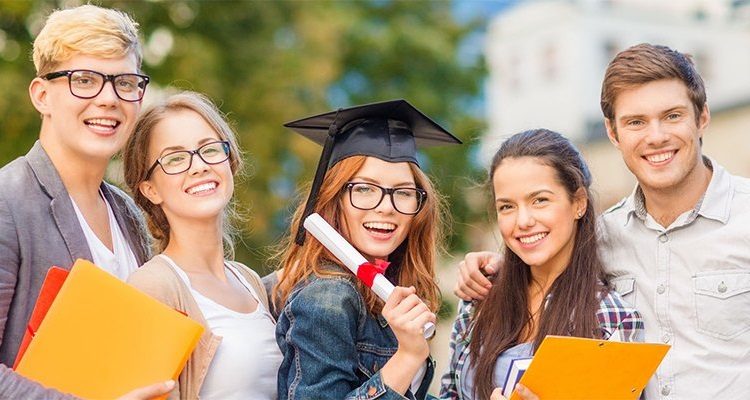 Ngành Quan hệ quốc tế thi khối nào? Tìm hiểu điểm chuẩn ngành Quan hệ quốc tế