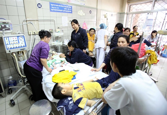 Người thăm nu&ocirc;i bệnh nh&acirc;n sẽ c&oacute; thể ph&aacute;t t&aacute;n si&ecirc;u khuẩn kh&aacute;ng thuốc nguy hiểm